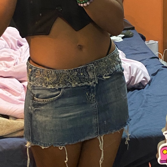 Y2k low-rise denim mini skirt - Picture 5 of 6